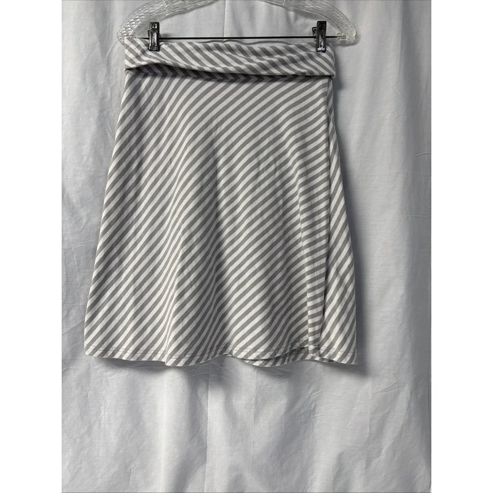 Mix And Co A Line Skirt Women Sz M Gray/White Stripe Pull On Knee Length Casual